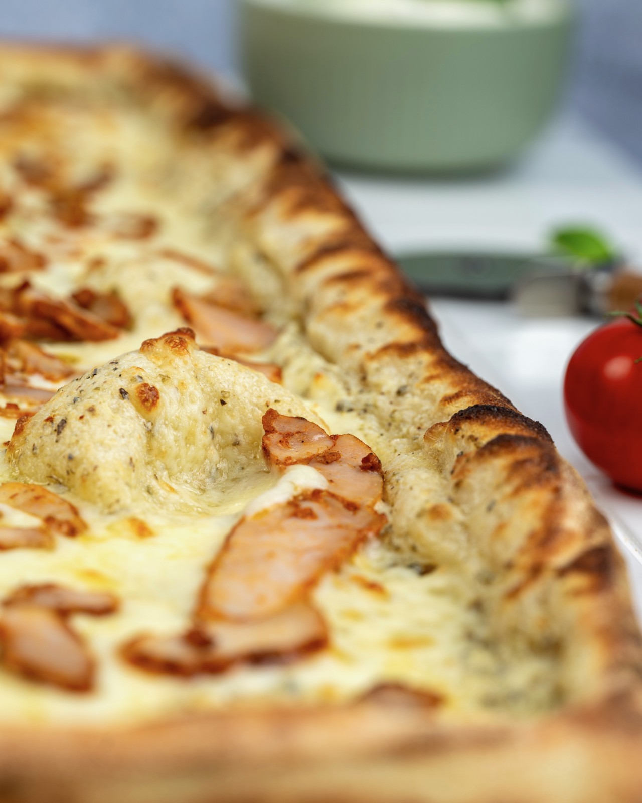 Fabrication de pâte à pizza déjà faite pour restaurant, fabriquée sans conservateurs ni additifs et livré à proximité de Grenoble dans l'Isère